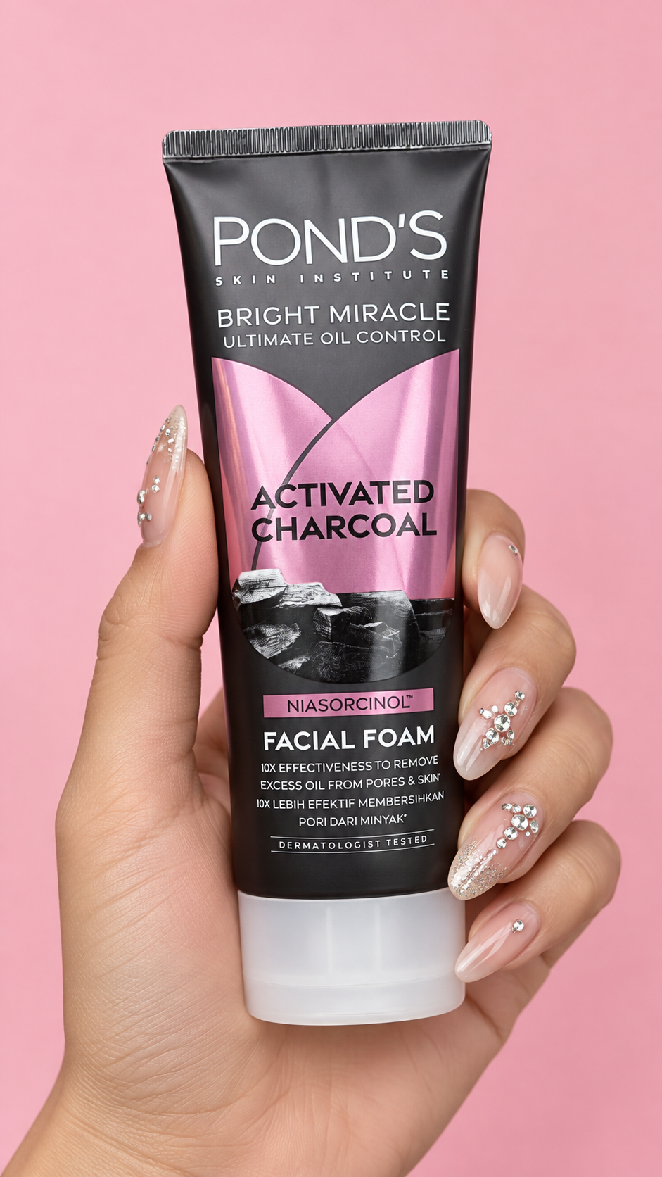 Pond's Bright Miracle – Mousse Nettoyante Charbon Actif Ultimate Oil Control 100 g