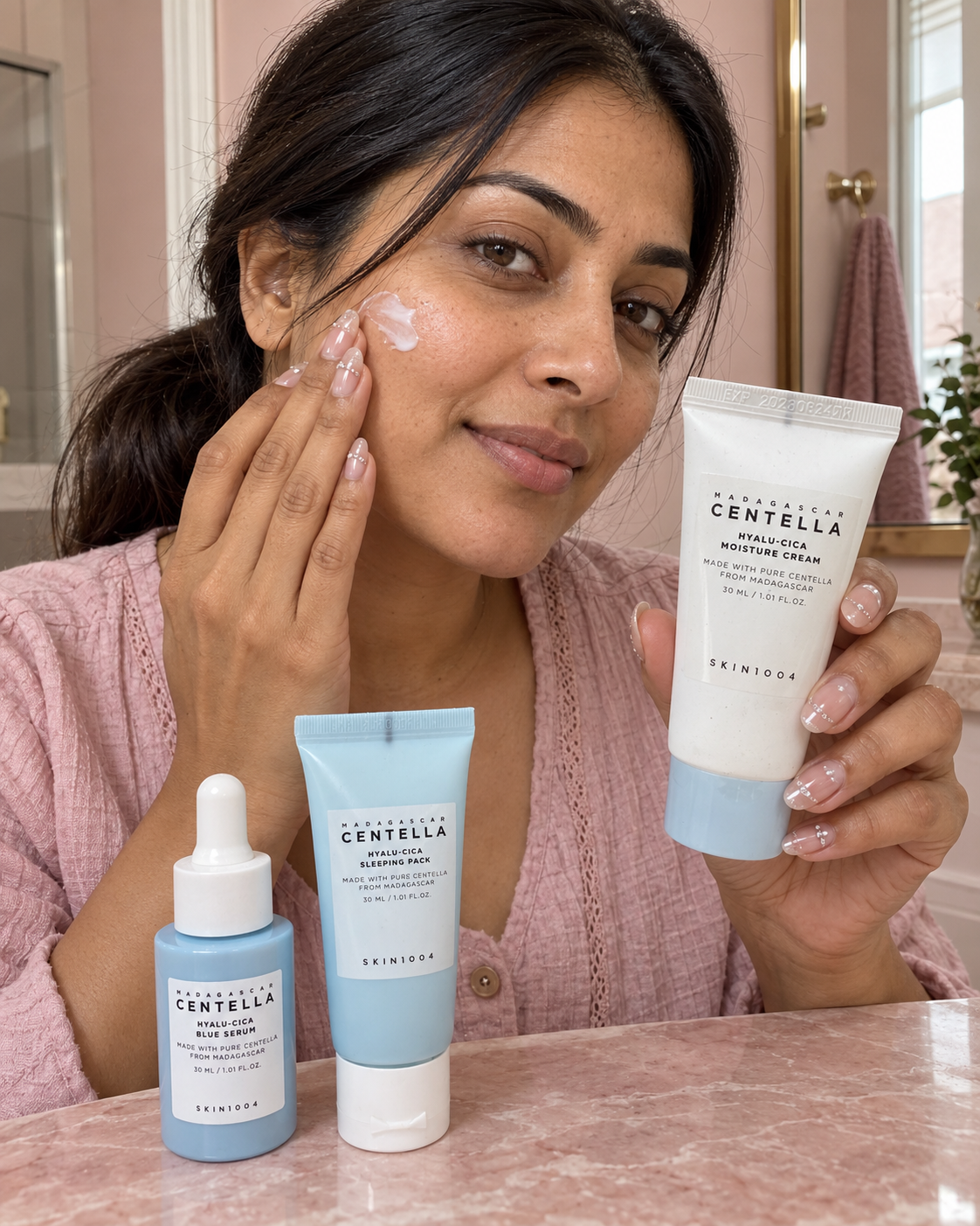 SKIN1004 – Trio Madagascar Centella Hyalu-Cica, 3 × 30 ml — mise en scène de l’utilisation, visuel illustratif